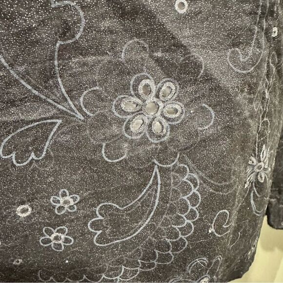 Antilia Femme Black Floral Eyelet Blouse with Satin Trim – Size L - Picture 10 of 12